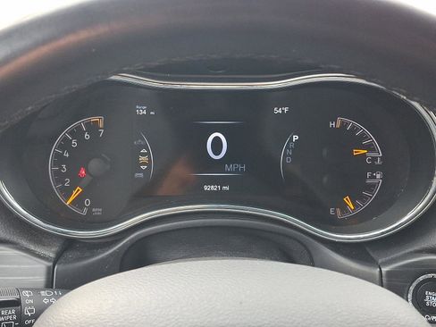 Used 2019 Jeep Grand Cherokee Laredo image 20