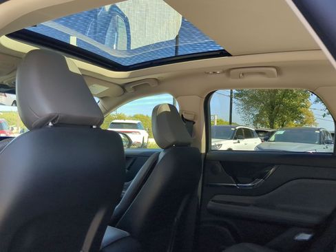 Used 2025 Lincoln Corsair Reserve image 21