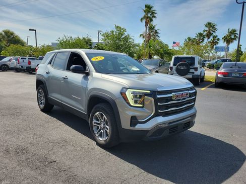 Used 2025 GMC Terrain Elevation FWD image 2