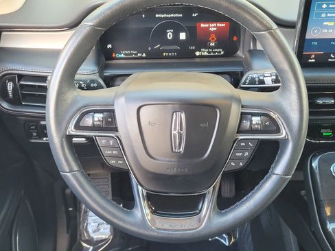 Used 2023 Lincoln Nautilus FWD w/ Premium Package image 12