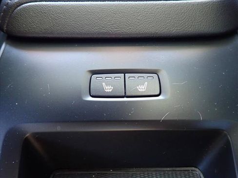 Used 2025 Volvo XC60 B5 Plus AWD/4WD image 11