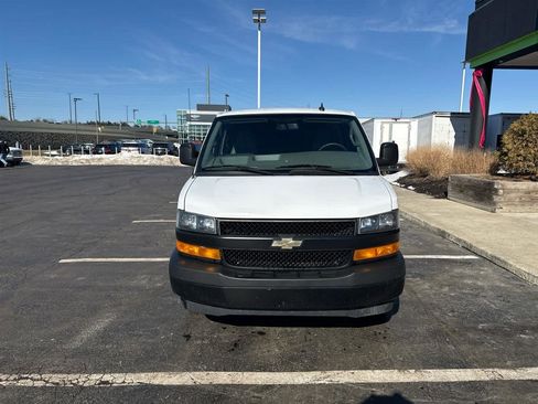 Used 2021 Chevrolet Express 2500 w/ Driver Convenience Package image 3
