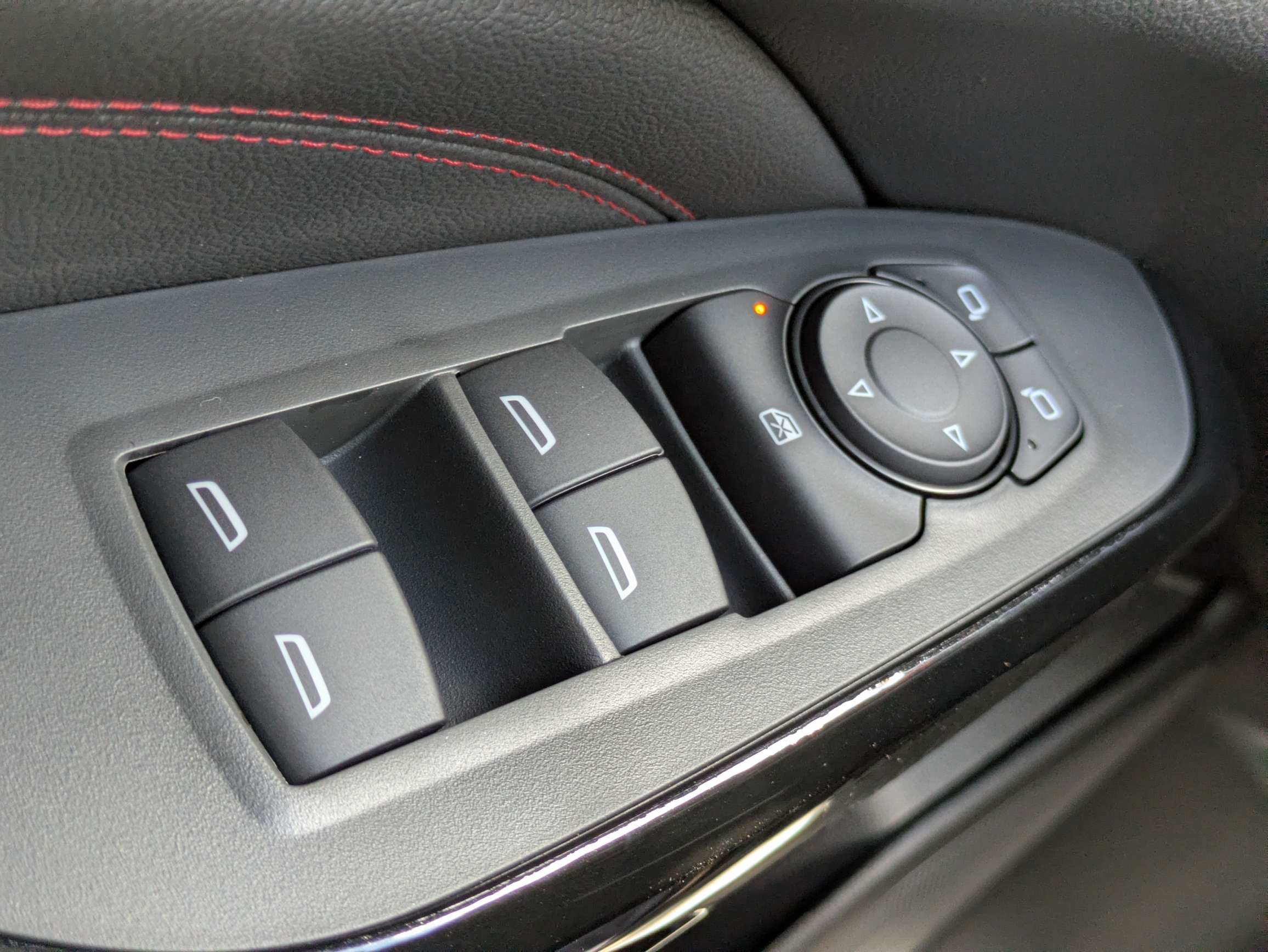 New 2026 Chevrolet Trax RS w/ Sunroof Package FWD image 15