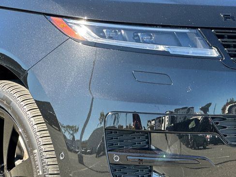 Used 2025 Land Rover Range Rover Sport SE image 12