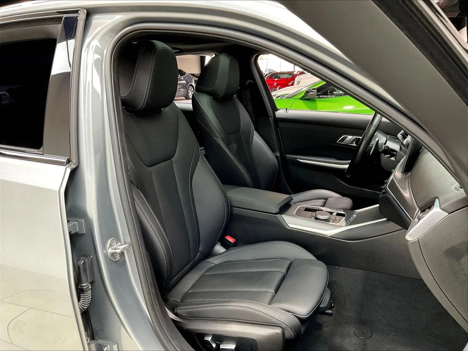 Used 2023 BMW 330i Sedan w/ M Sport Package RWD image 12