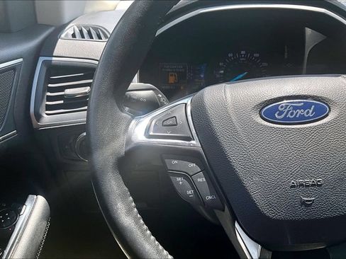 Used 2019 Ford Edge SEL w/ Equipment Group 201A FWD image 17