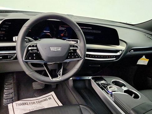 Used 2024 Cadillac Lyriq Luxury RWD image 12