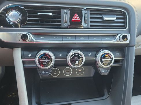 Used 2023 Genesis G70 2.0T image 22