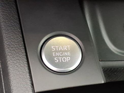 Used 2021 Audi A4 2.0T Premium w/ Convenience Package image 19