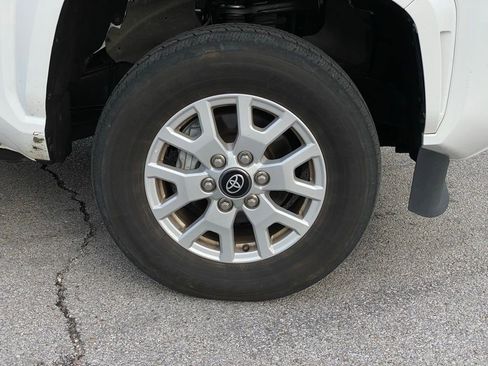 Used 2024 Toyota Tacoma SR5 image 32