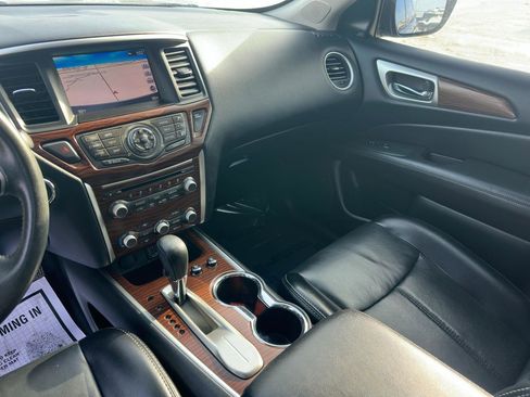Used 2018 Nissan Pathfinder Platinum w/ Cargo Package FWD image 17