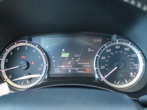 Certified 2025 Toyota Highlander LE FWD image 14