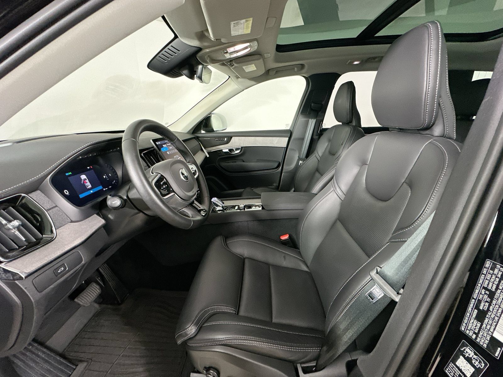 Used 2026 Volvo XC90 B6 Ultra AWD/4WD image 32