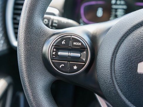 Used 2023 Kia Soul LX image 25