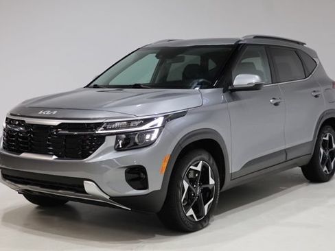 Used 2024 Kia Seltos EX AWD/4WD image 3