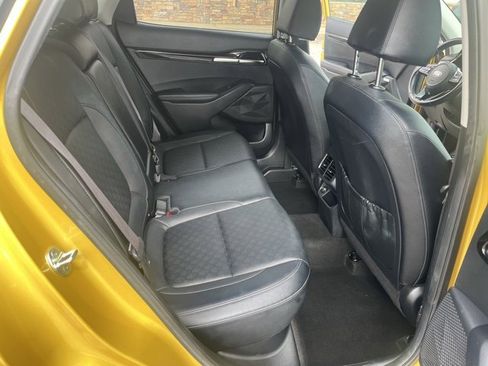 Used 2021 Kia Seltos SX w/ SX Sunroof Package image 32