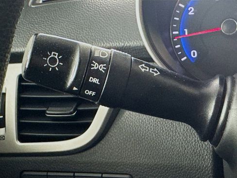 Used 2017 Hyundai Elantra GT image 12