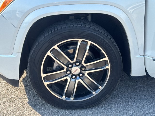 Used 2017 GMC Acadia Denali w/ Technology Package FWD image 30
