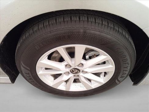 Used 2026 Toyota Camry LE w/ Convenience Package FWD image 10