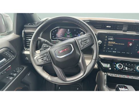 Used 2024 GMC Sierra 1500 AT4 w/ Technology Package AWD/4WD image 13
