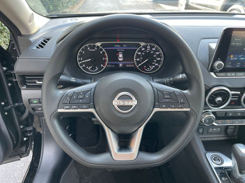 Used 2025 Nissan Sentra SV image 25