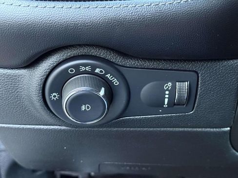 Used 2022 Dodge Durango GT image 11