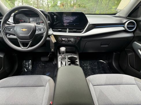Used 2024 Chevrolet Trax LS FWD image 12