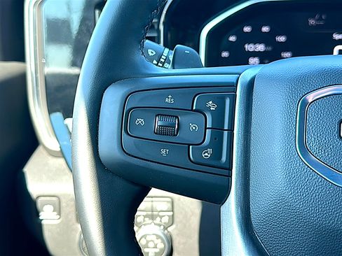 Used 2026 GMC Sierra 1500 SLT AWD/4WD image 31