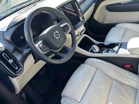 Used 2023 Volvo XC40 B5 Plus w/ Protection Package Premier image 10