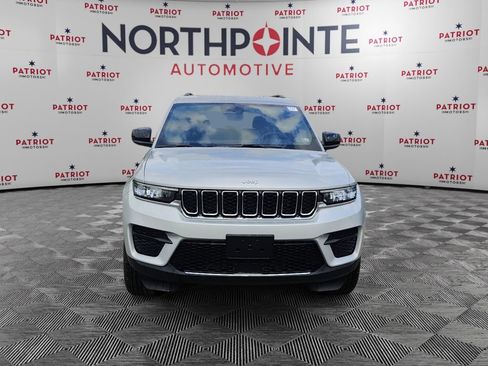 Used 2025 Jeep Grand Cherokee Laredo X w/ Trailer Tow Package AWD/4WD image 8