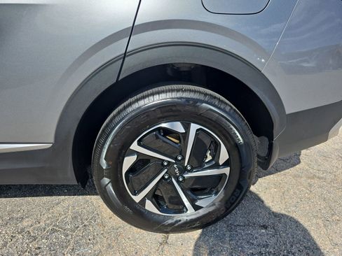Used 2025 Kia Sportage LX image 35