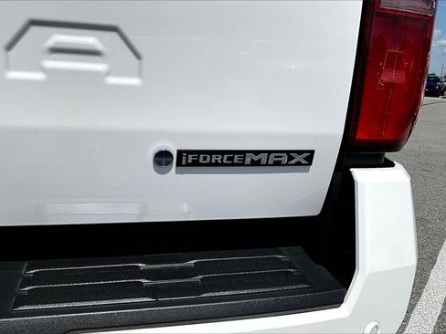 Used 2024 Toyota Tacoma TRD Off-Road image 21