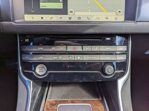 Used 2017 Jaguar XF R-Sport AWD/4WD image 23