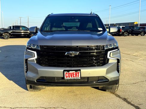 Used 2024 Chevrolet Suburban RST image 3
