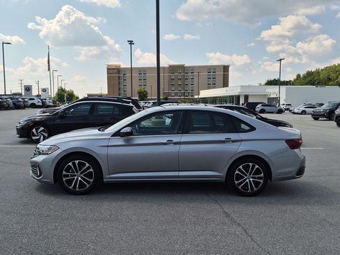 Used 2023 Volkswagen Jetta Sport FWD image 6