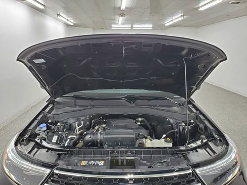 Used 2020 Ford Explorer XLT w/ Equipment Group 202A image 9