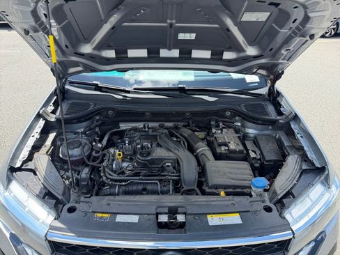 Certified 2023 Volkswagen Taos S FWD image 16
