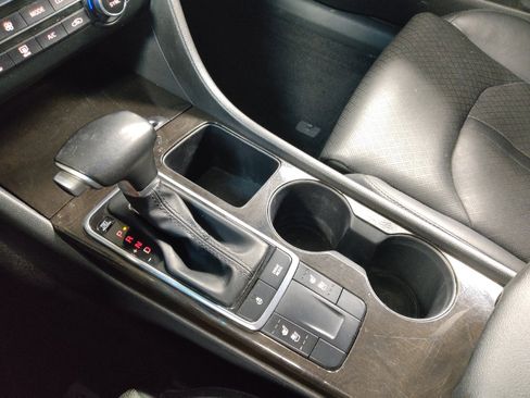 Used 2016 Kia Optima EX w/ Premium Package image 26