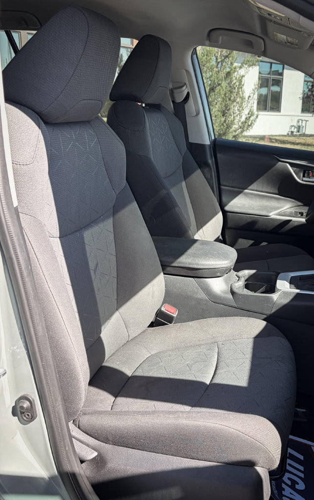 Used 2021 Toyota RAV4 XLE FWD image 25