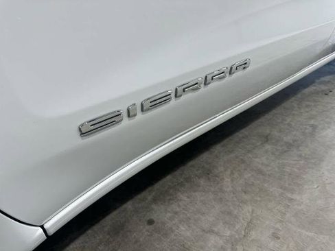 Used 2025 GMC Sierra 1500 SLT RWD image 12