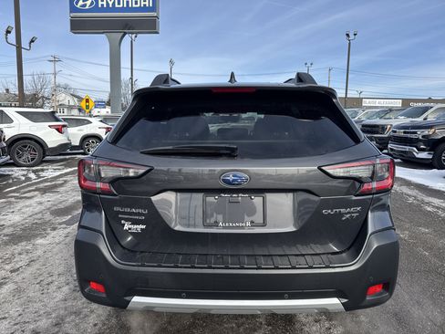 Used 2023 Subaru Outback Limited XT image 4