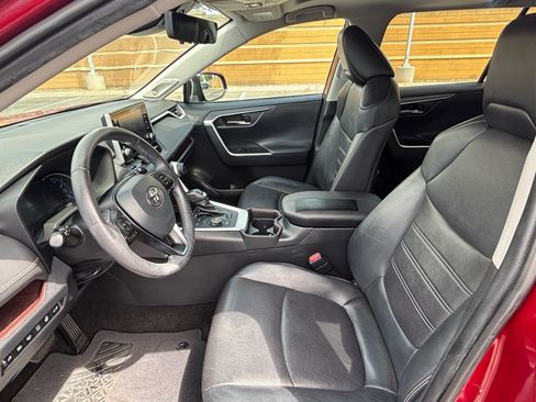 Used 2020 Toyota RAV4 Limited AWD/4WD image 21