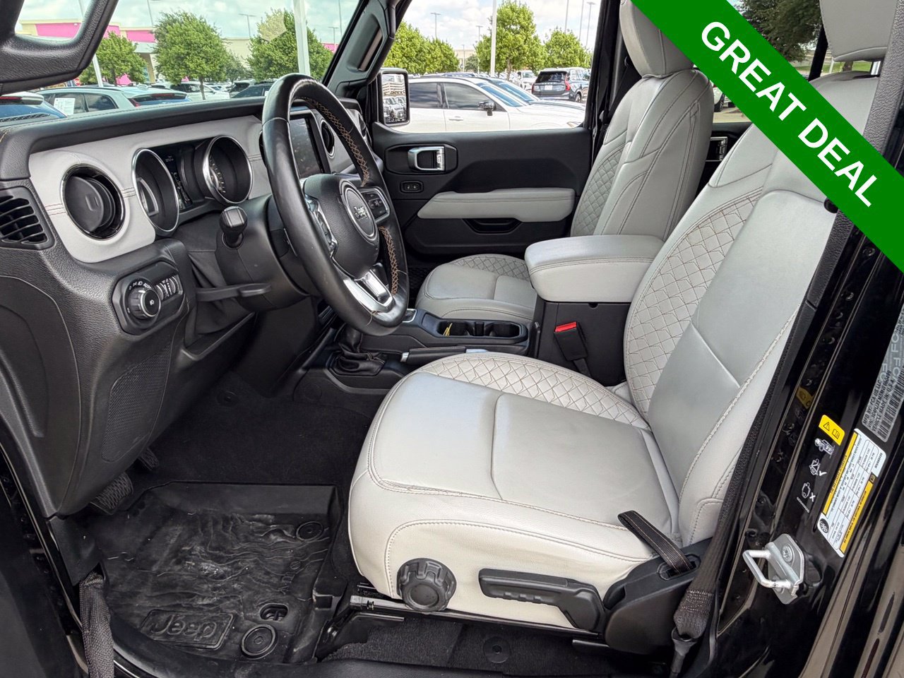 Used 2021 Jeep Wrangler Unlimited Sahara AWD/4WD image 35