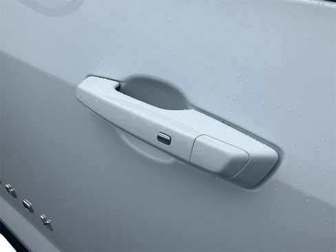 New 2026 Chevrolet Equinox LT w/ LPO, Floor Liner Package image 18