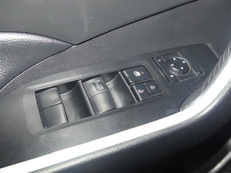 Used 2021 Toyota RAV4 XLE AWD/4WD image 20