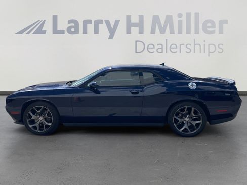 Used 2015 Dodge Challenger SXT Plus w/ Driver Convenience Group RWD image 2