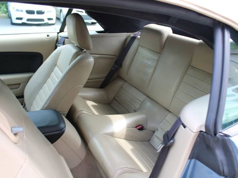 Used 2006 Ford Mustang GT RWD image 21