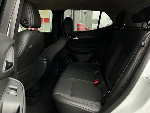 Used 2025 Buick Encore GX Preferred image 11