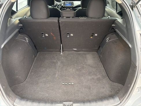 Used 2022 Nissan Kicks SV image 7