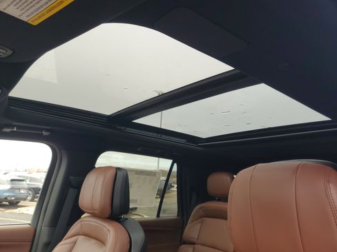 New 2026 Lincoln Navigator Reserve image 11